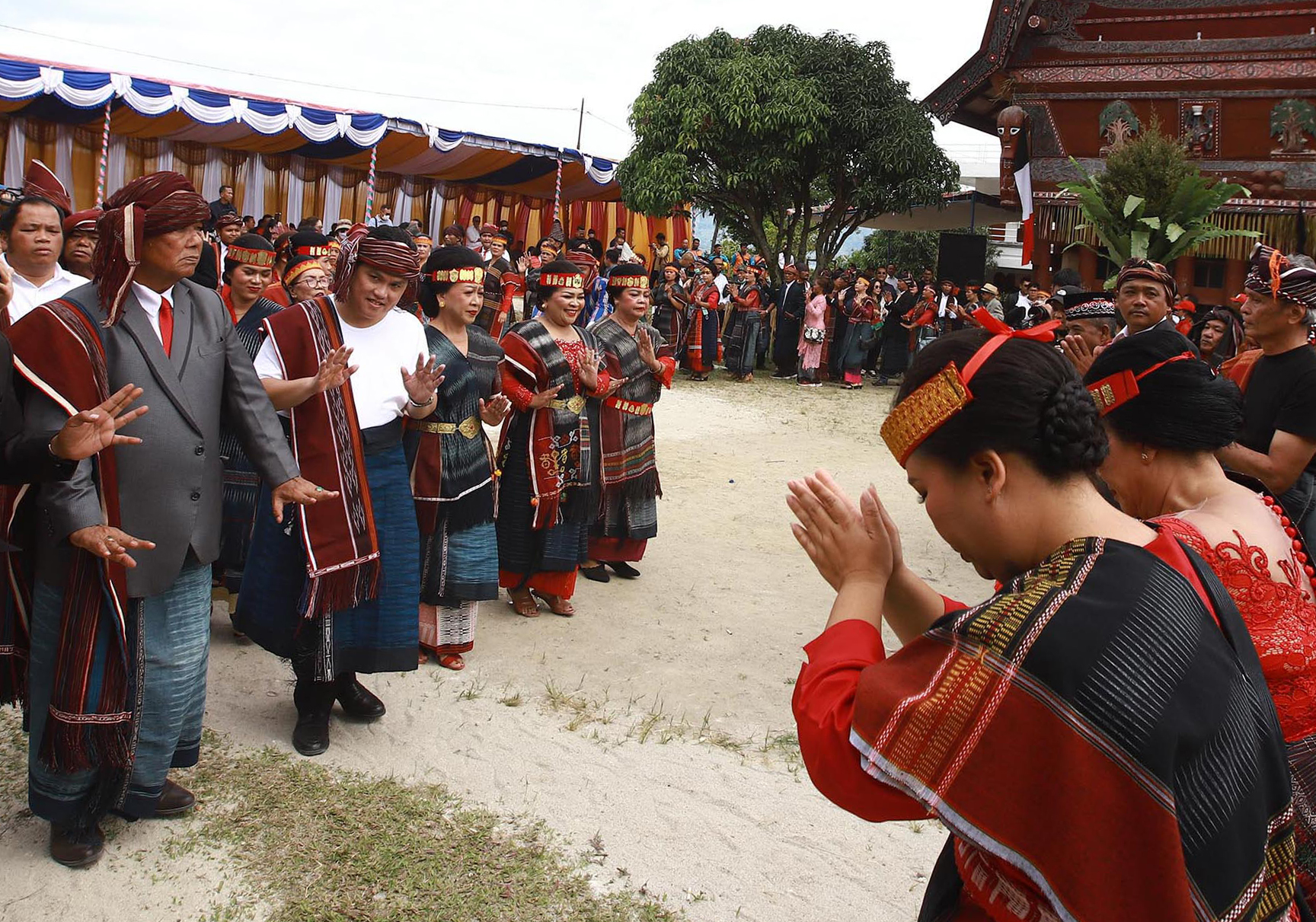 Sandang Marga Sidabutar, Erick Thohir Sah Jadi Orang Batak