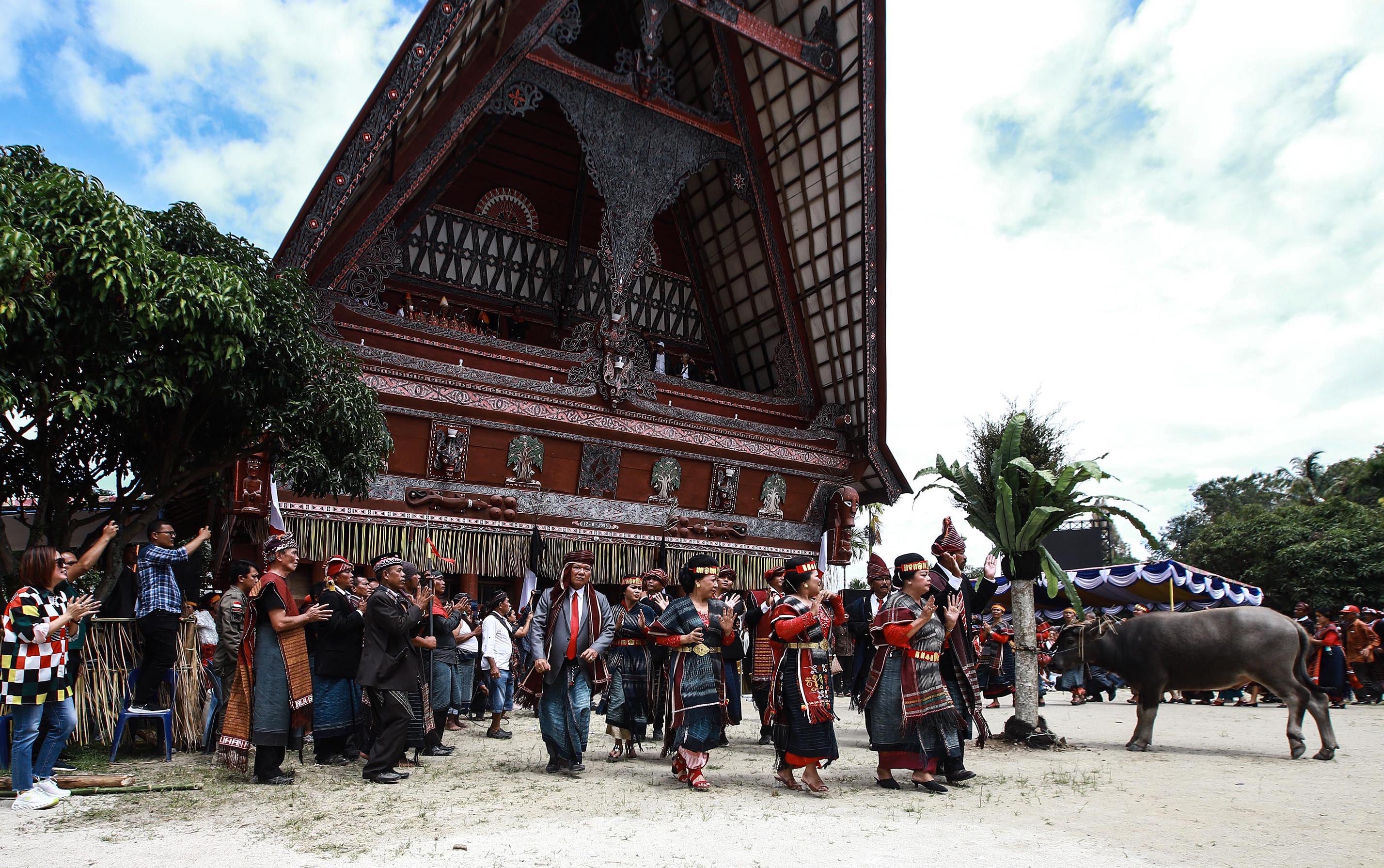 Sandang Marga Sidabutar, Erick Thohir Sah Jadi Orang Batak