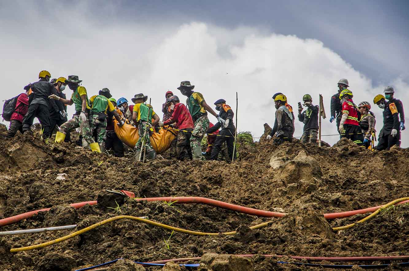Penemuan Korban Tertimbun Longsor Akibat Gempa Cianjur di Cijedil Cianjur