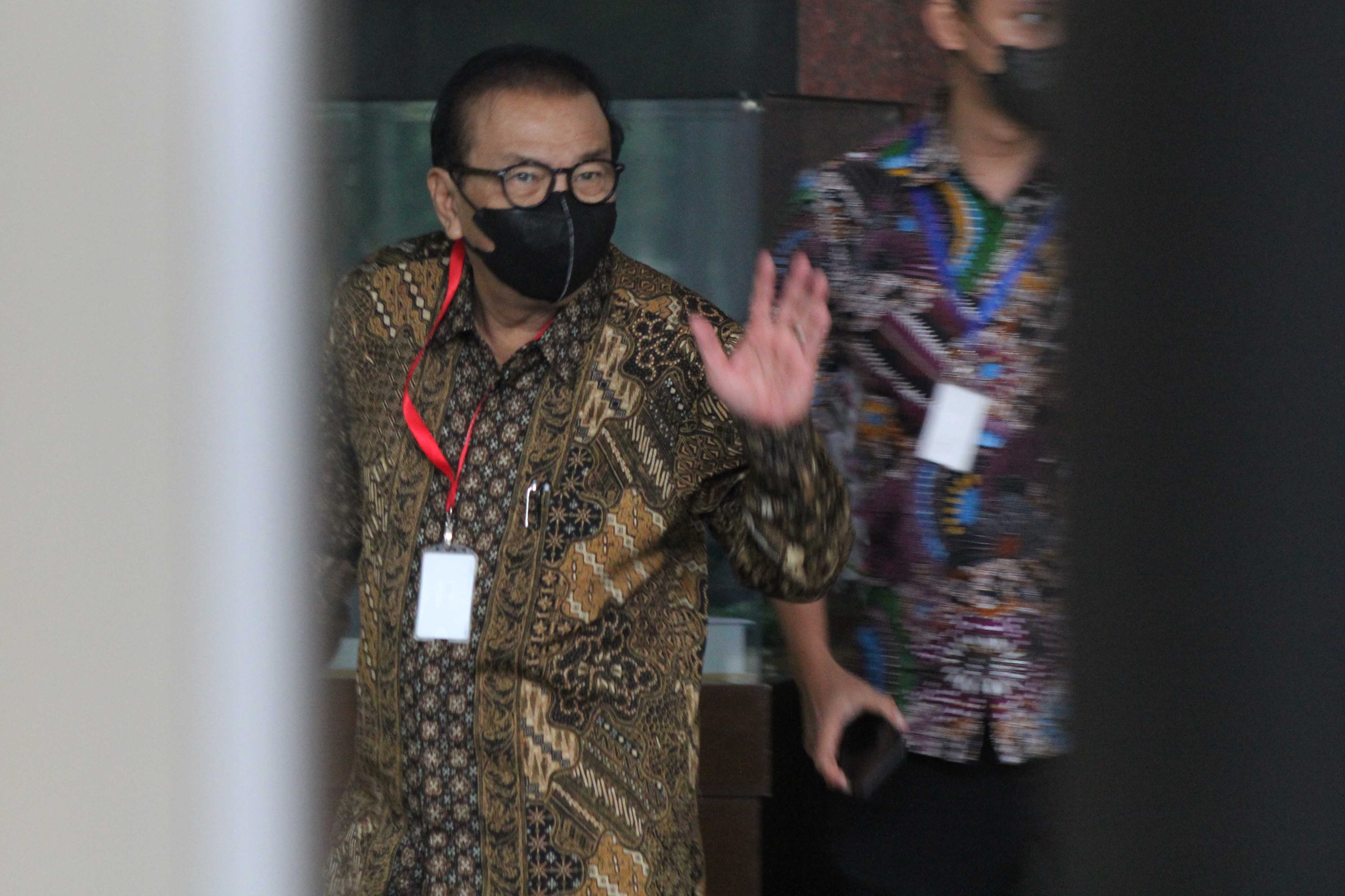 KPK Periksa Soekarwo Sebagai Saksi Suap Anggaran Bantuan