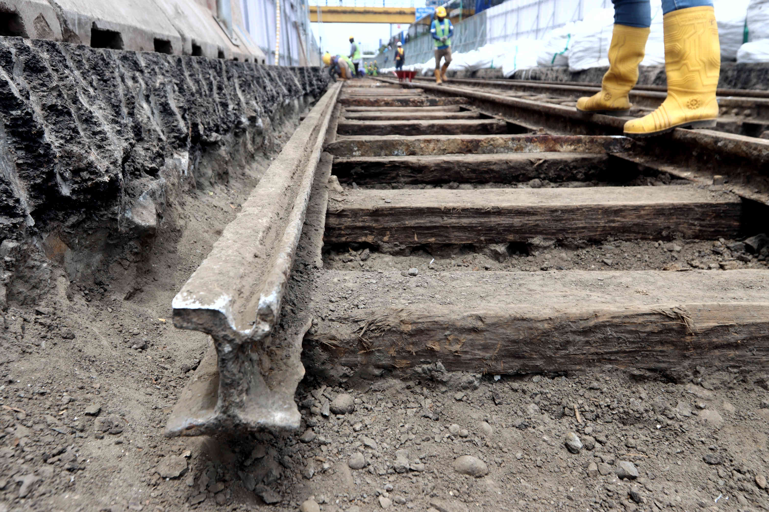 Relokasi Rel Trem di Proyek MRT
