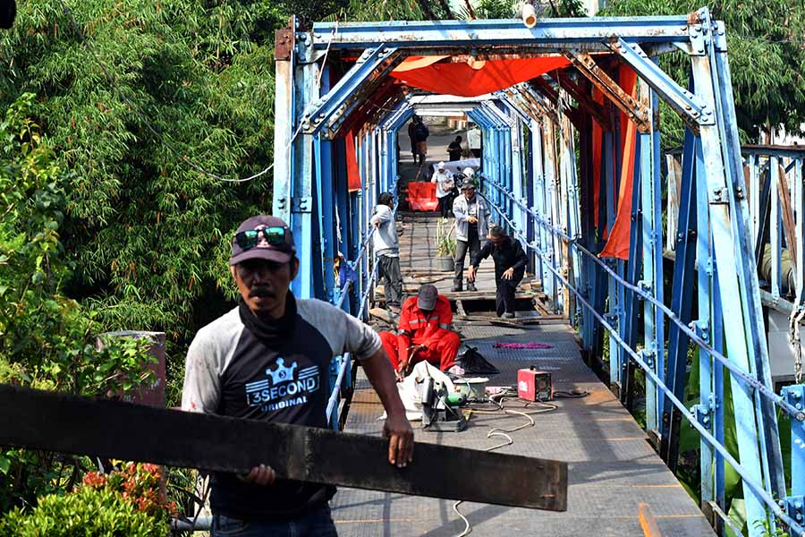Renovasi Jembatan Berusia Ratusan Tahun Peninggalan Belanda 