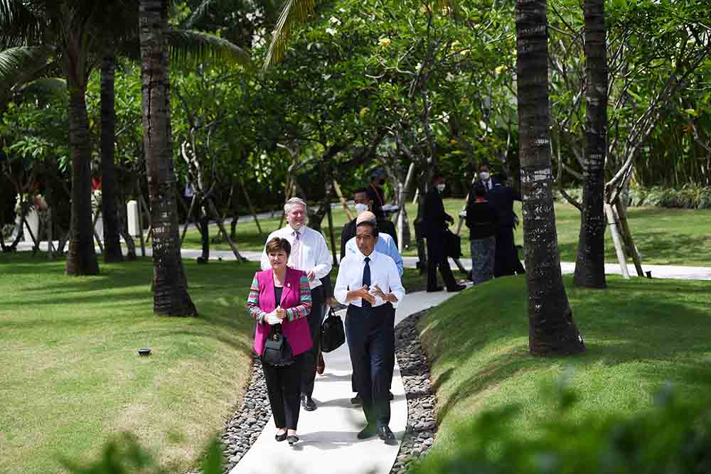 Presiden Bersantai Bersama Tamu Negara