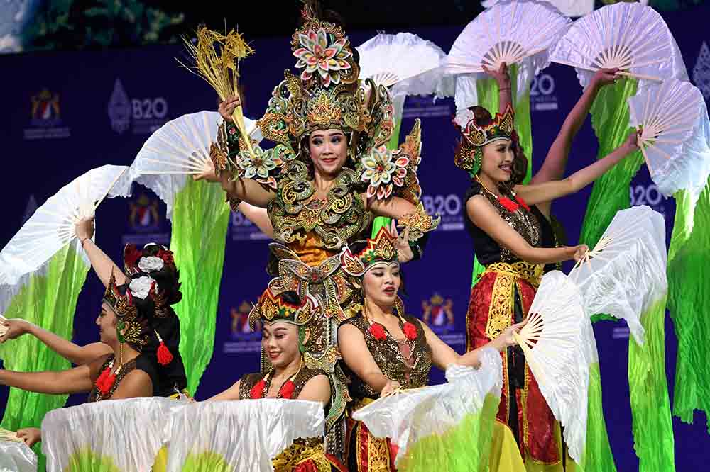 Tarian Kontemporer Meriahkan B20 Summit 2022
