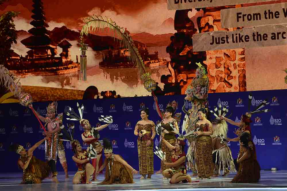 Tarian Kontemporer Meriahkan B20 Summit 2022