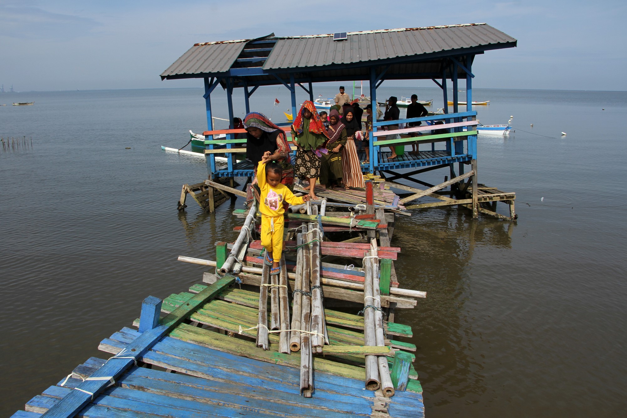 Dermaga Kayu Kampung Bahari Nusantara Rusak 