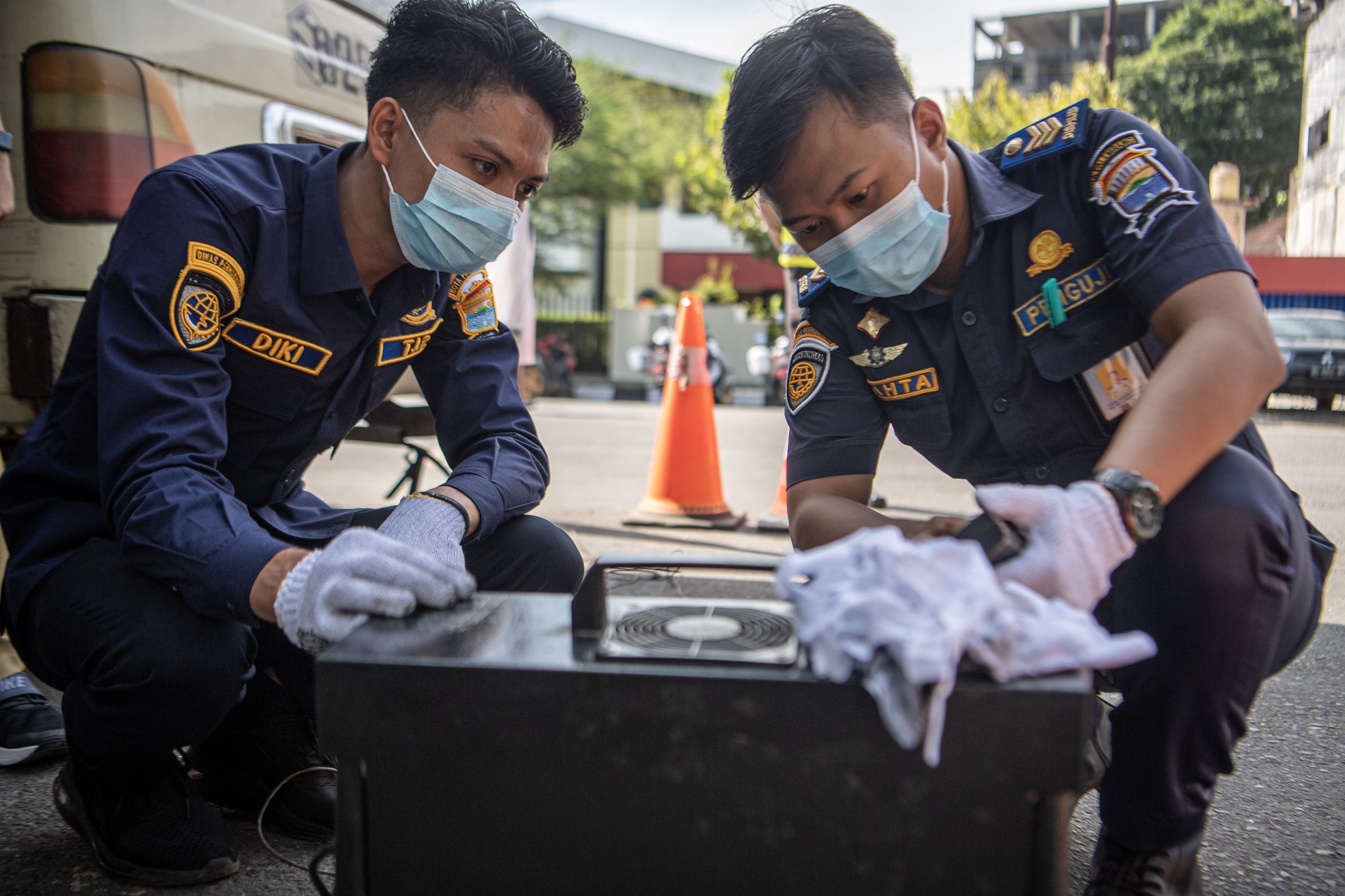 Uji Emisi Gas Buang Mobil Angkutan Kota di Palembang