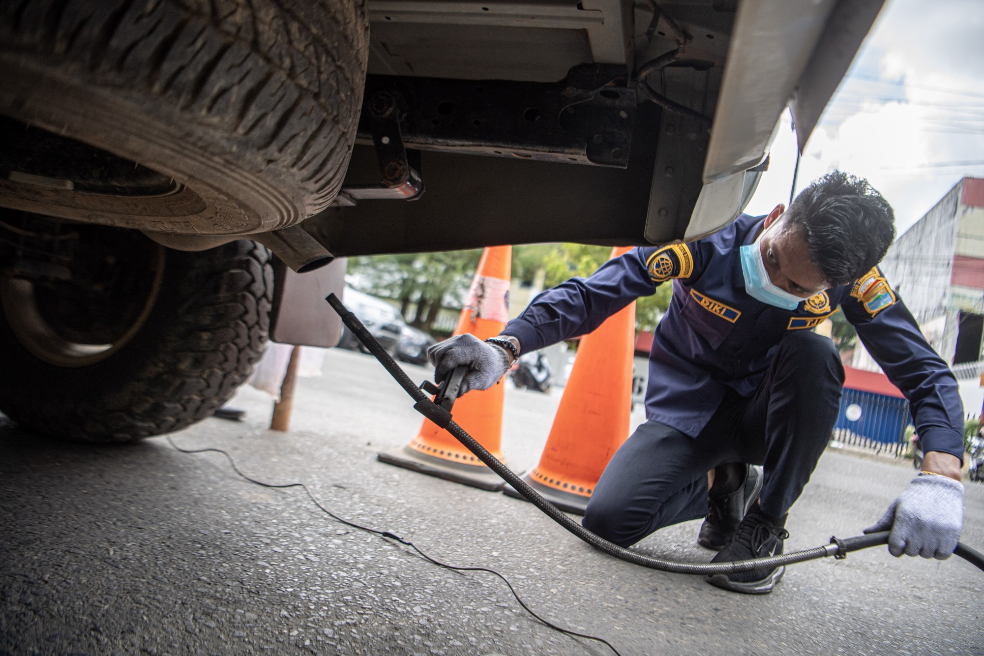 Uji Emisi Gas Buang Mobil Angkutan Kota di Palembang