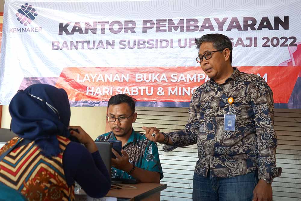 Penyaluran Bantuan Subsidi Upah