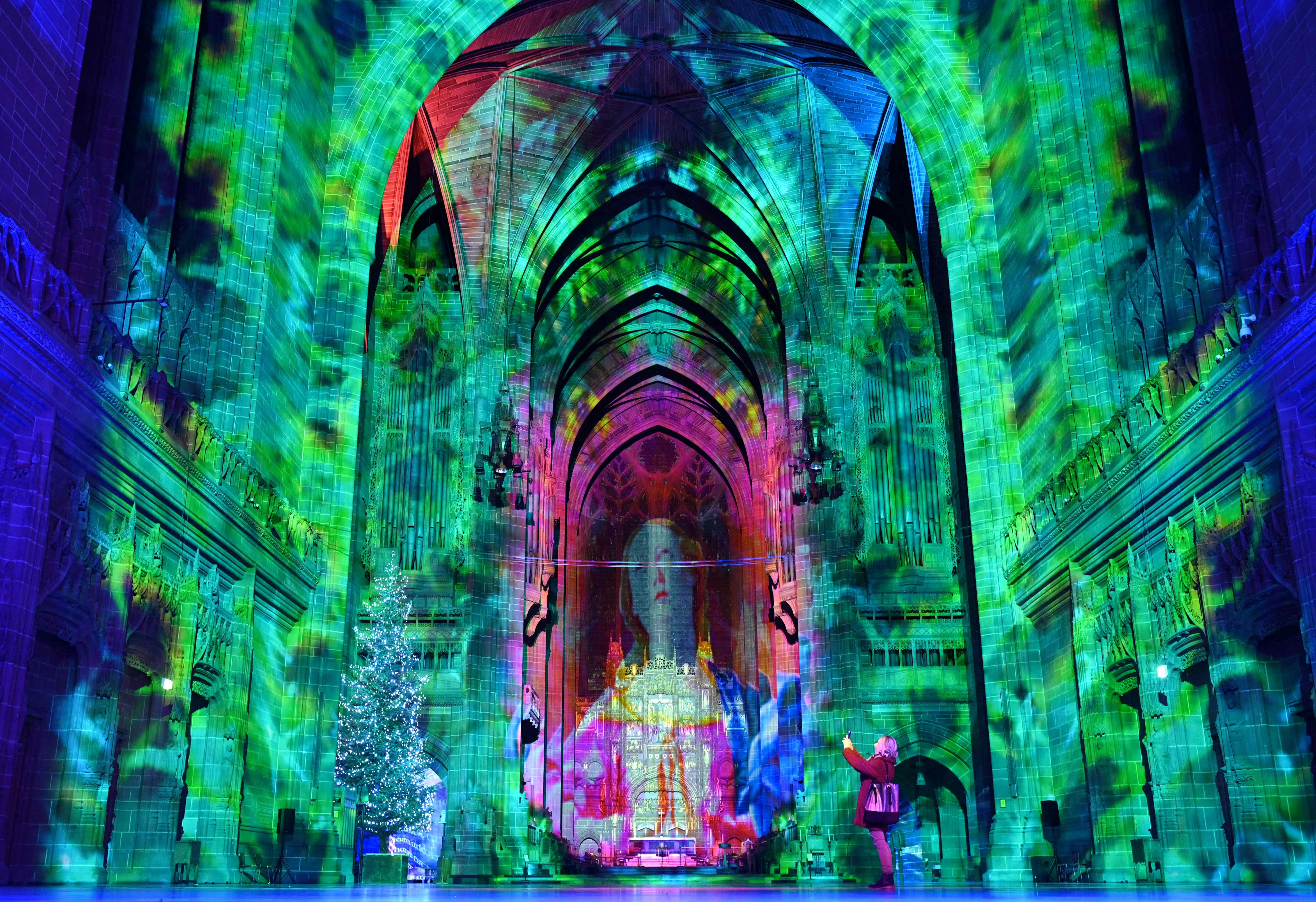 Instalasi Suara dan Cahaya Menghiasi Katedral Anglikan Liverpool