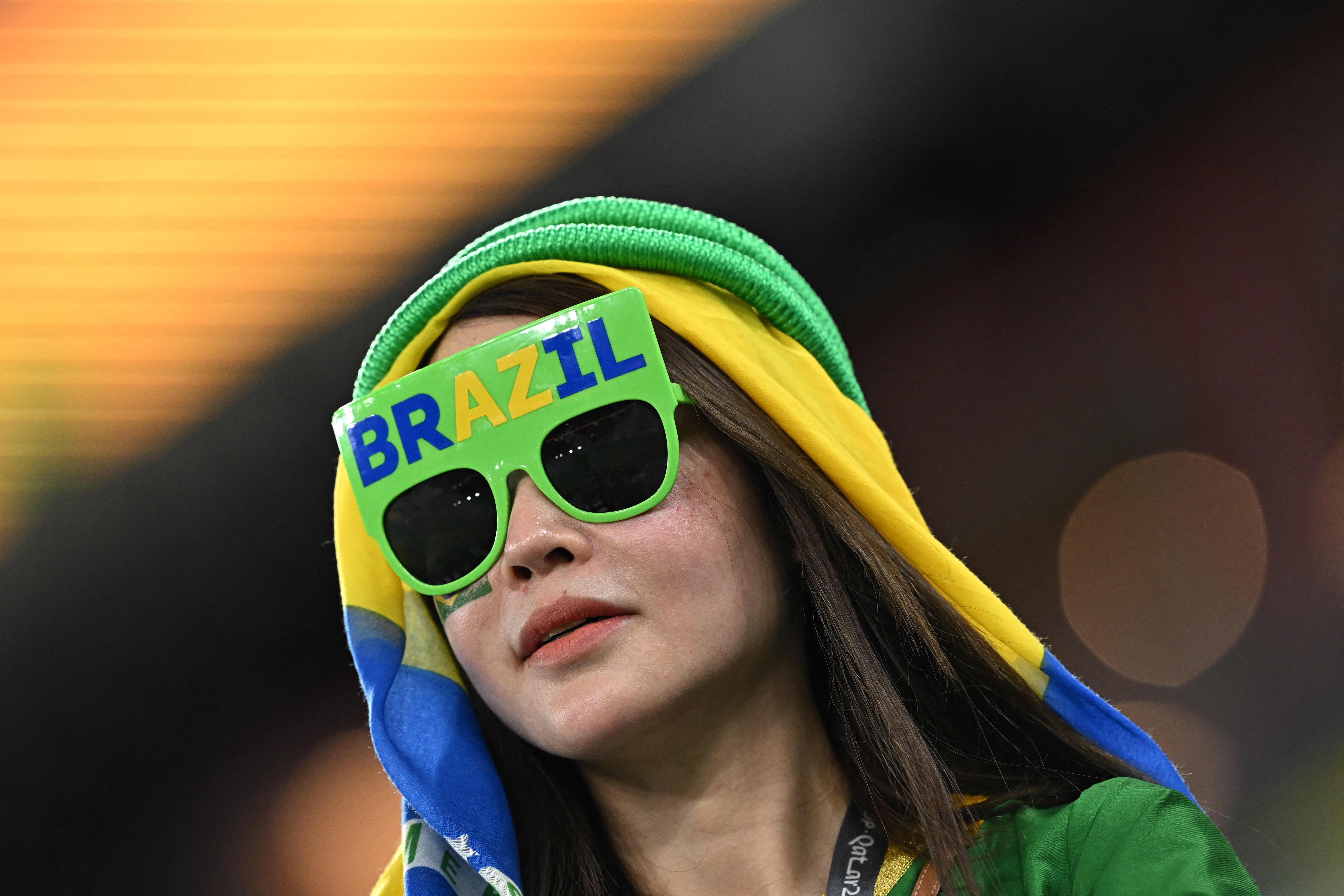 Adu Cantik Suporter Brazil dan Korea Selatan Jelang Laga 16 Besar Piala Dunia 2022