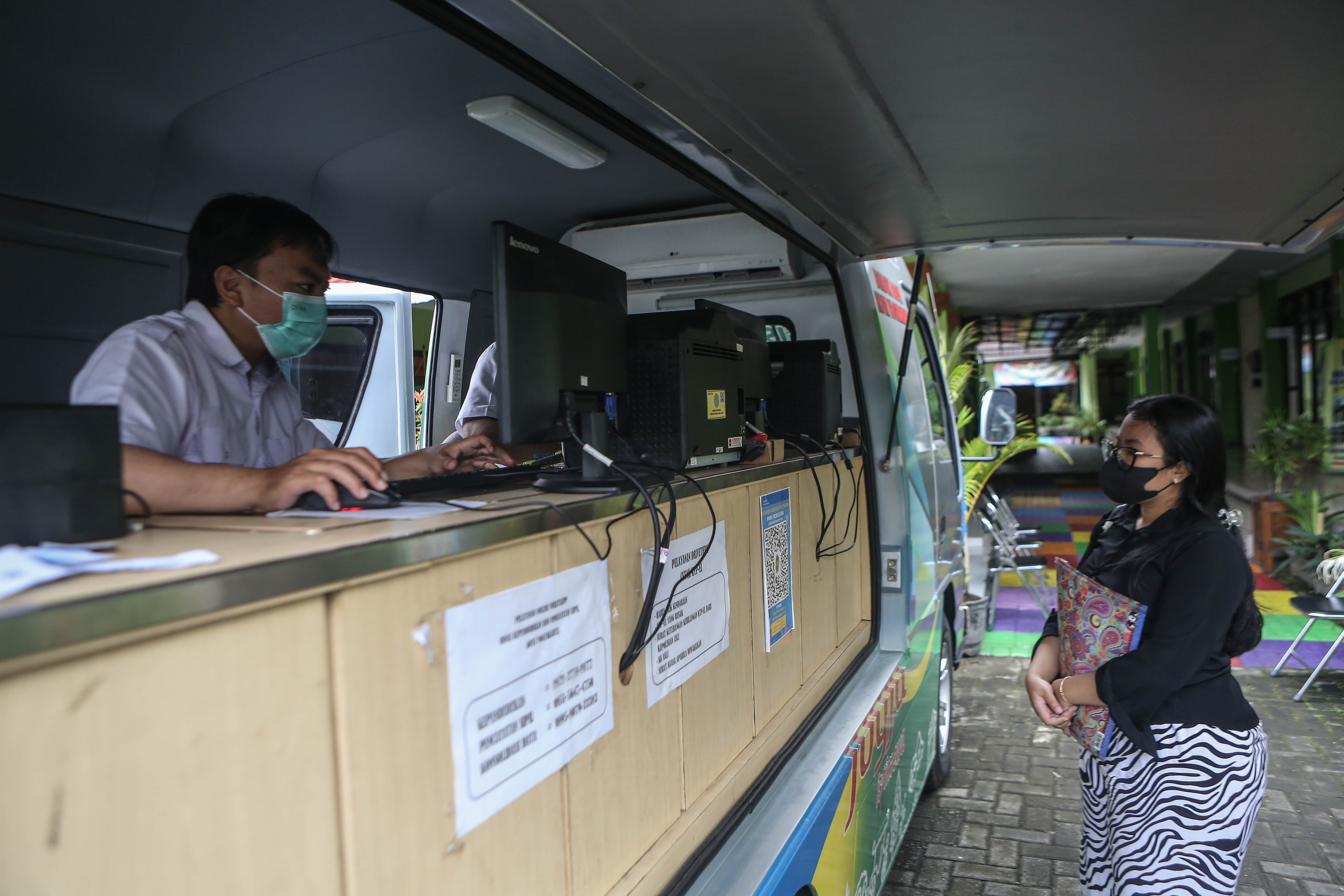 Layanan Drive Thru KTP Elektronik di Yogyakarta