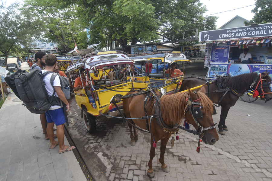 Wisatawan Kunjungi Gili Trawangan Jelang Akhir Tahun
