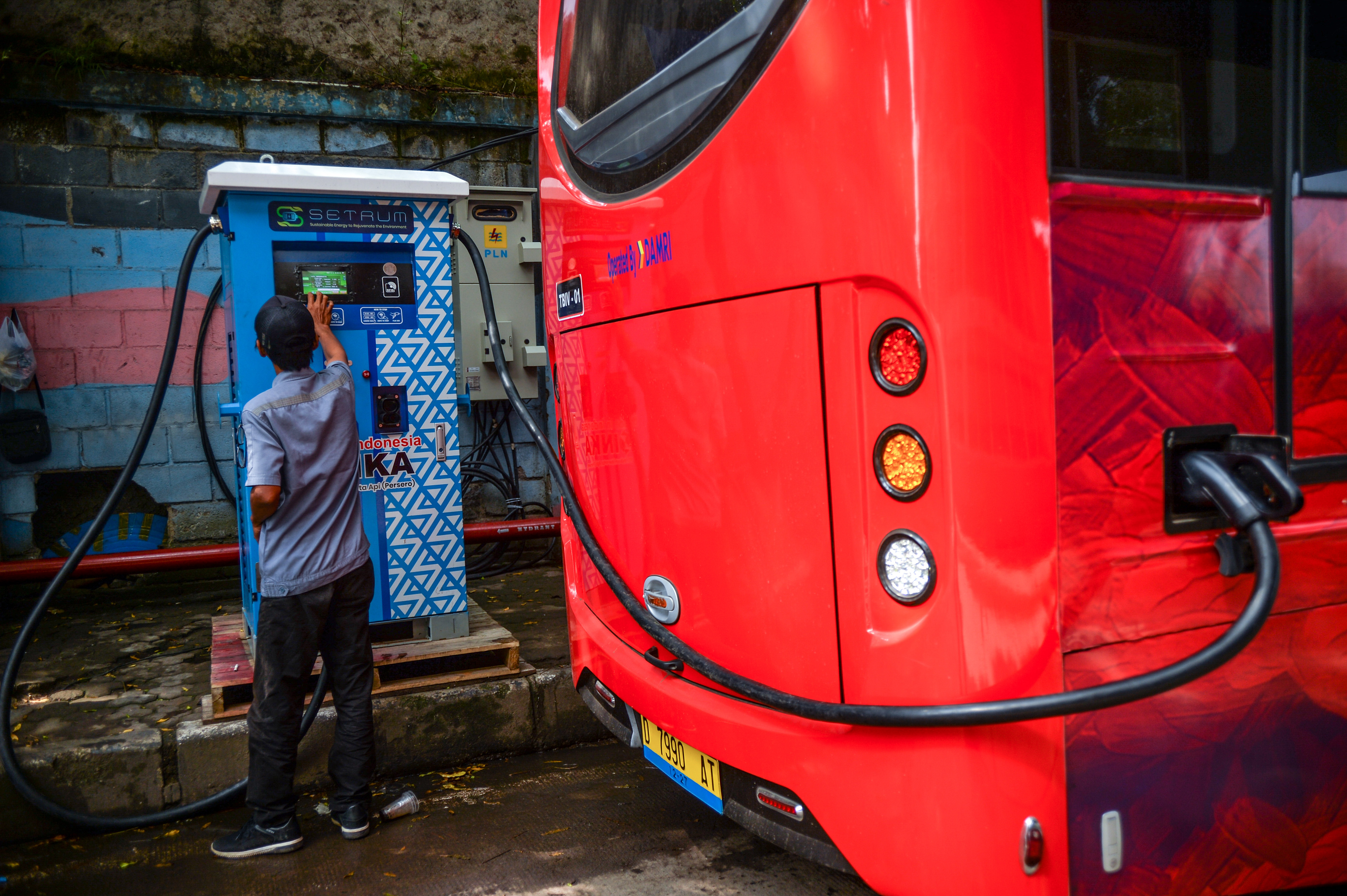 Uji Coba Bus Listrik di Bandung