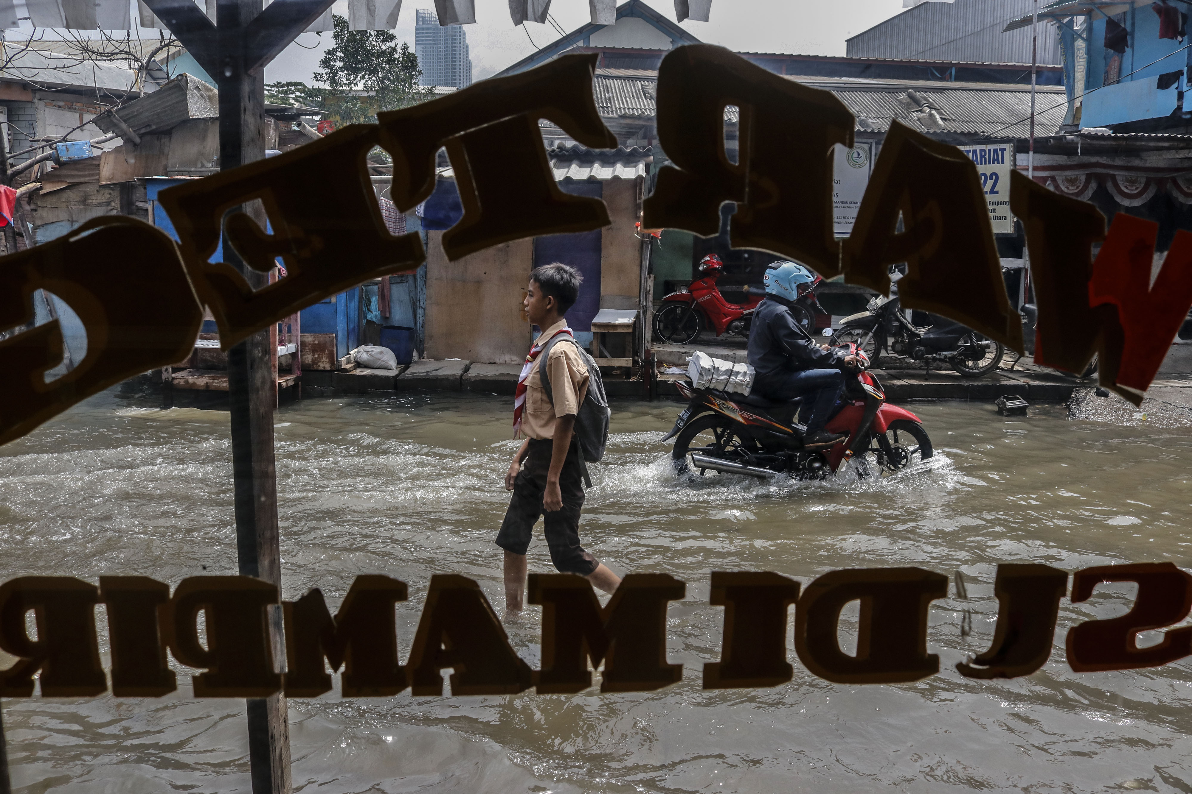 Banjir Rob Pesisir Jakarta