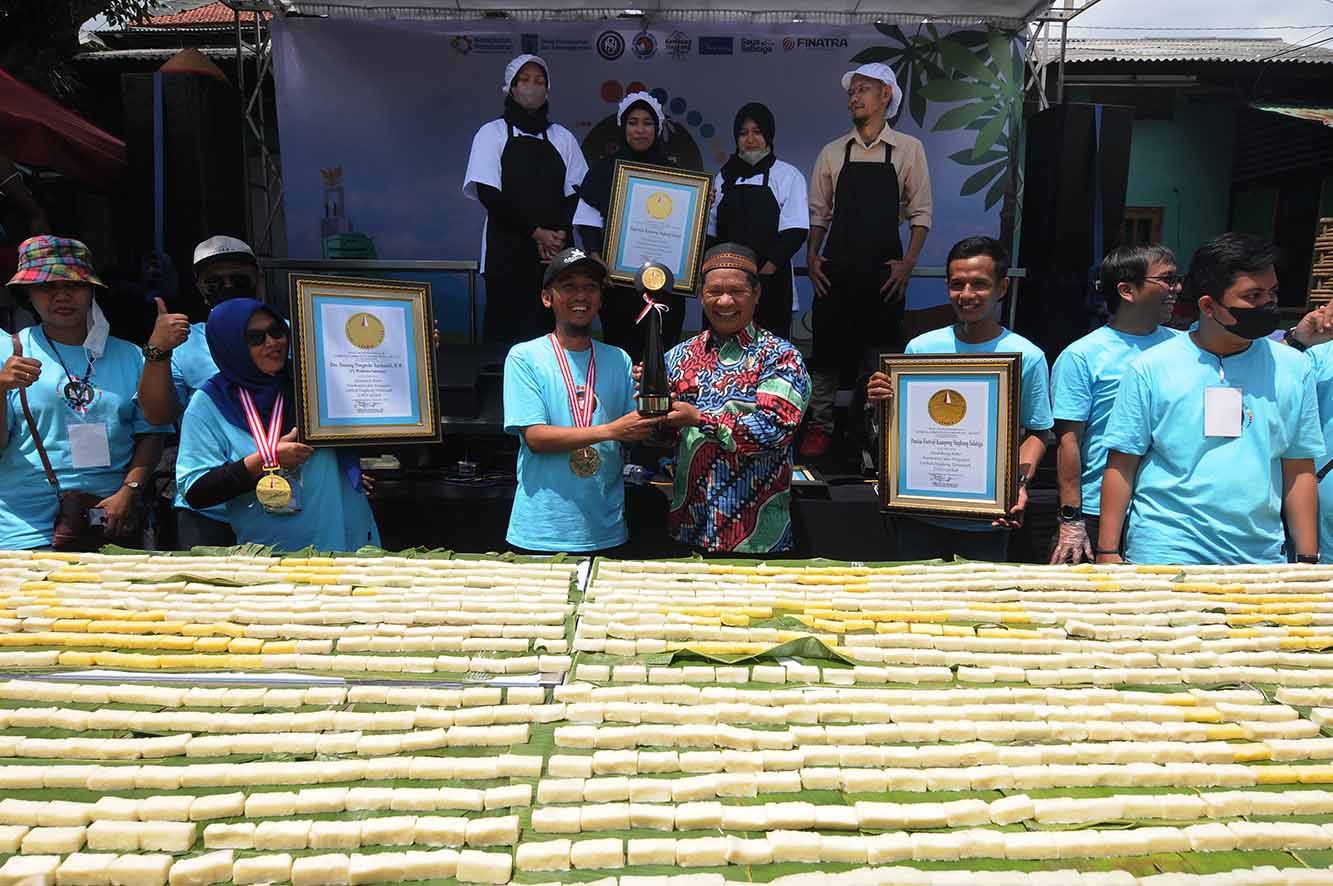 Rekor Pembuatan dan Penyajian Sebanyak 2.022 Gethuk