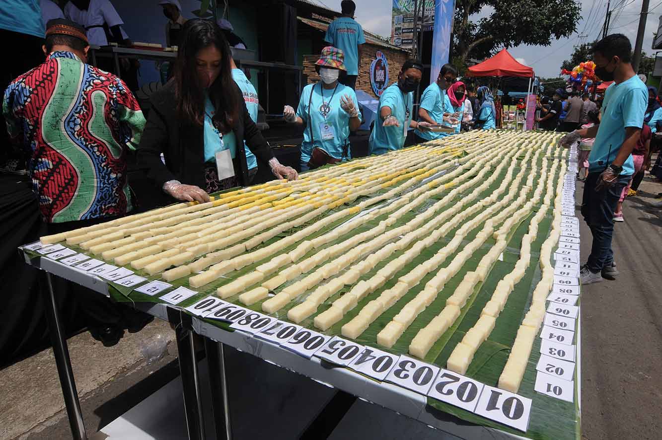 Rekor Pembuatan dan Penyajian Sebanyak 2.022 Gethuk