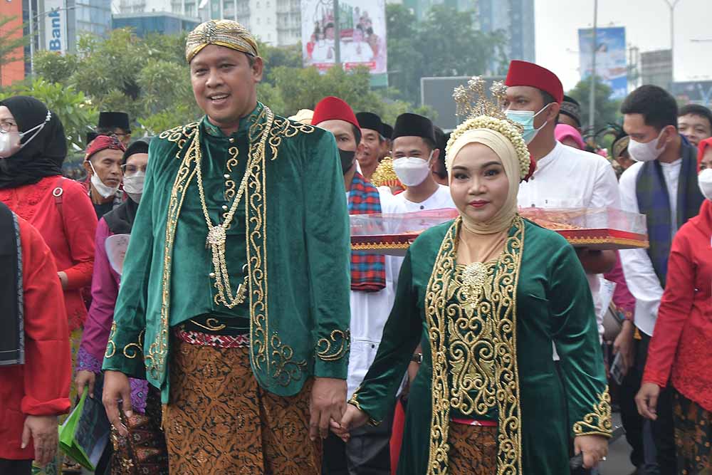 Pawai Pengantin Nikah Massal