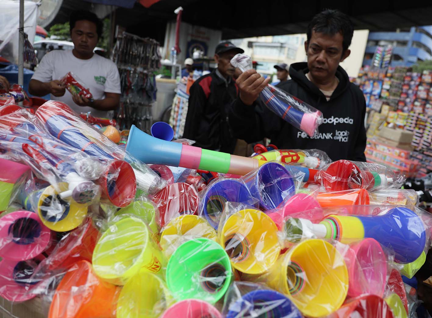 Penjualan Trompet Jelang Pergantian Tahun