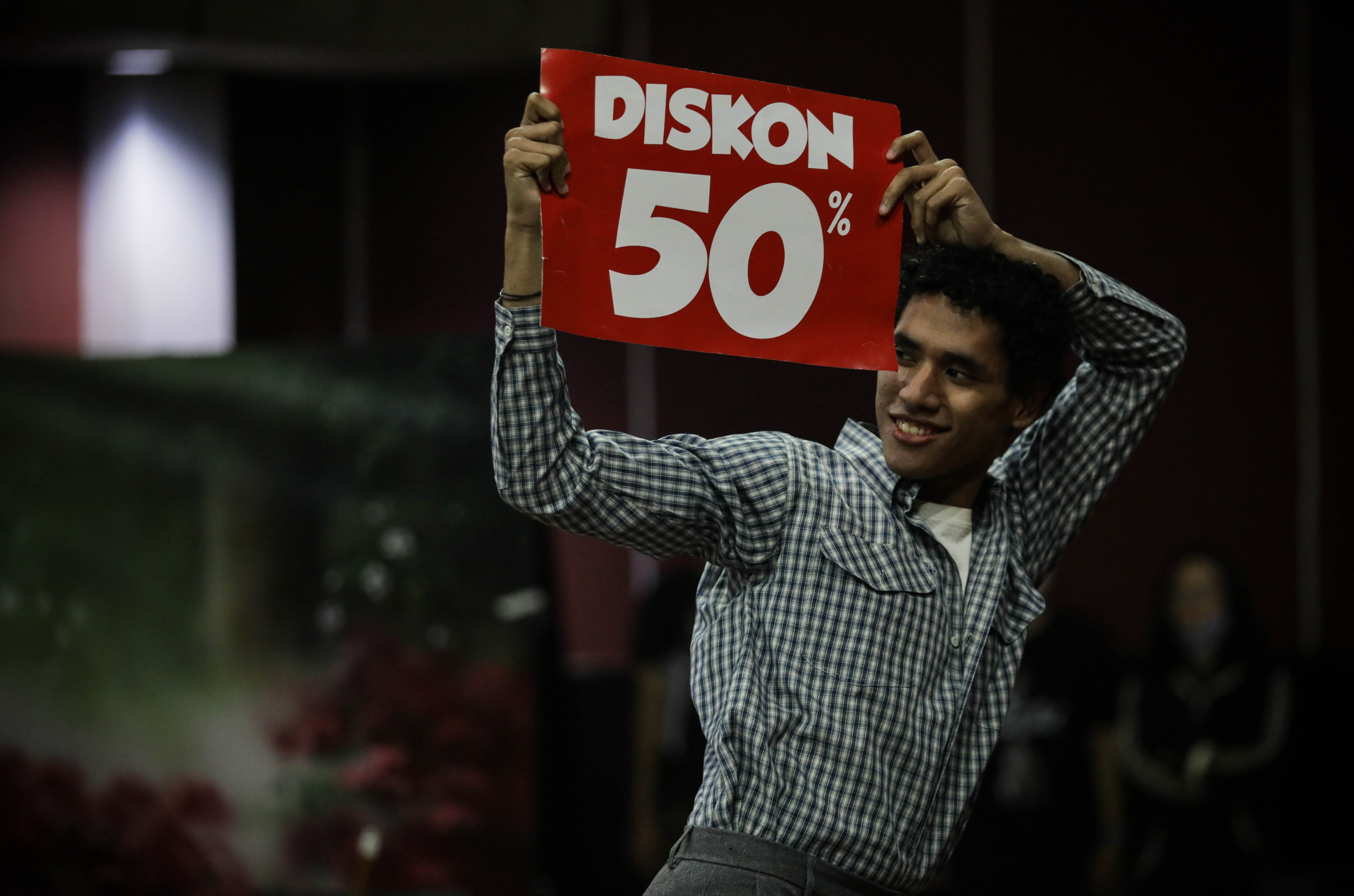 Film Cek Toko Sebelah Hadir Dalam Teater Musikal