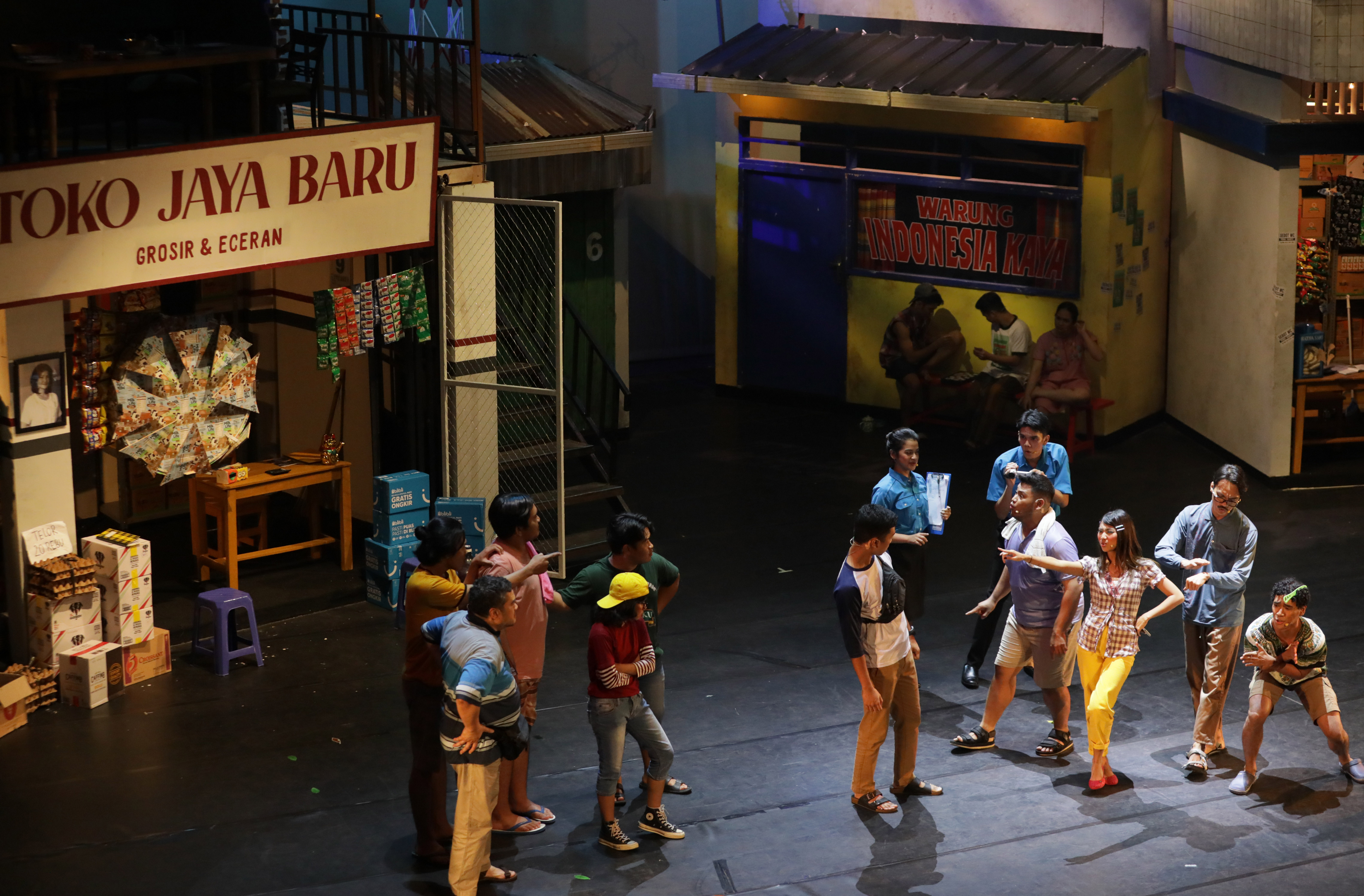 Pementasan Teater Musikal Cek Toko Sebelah