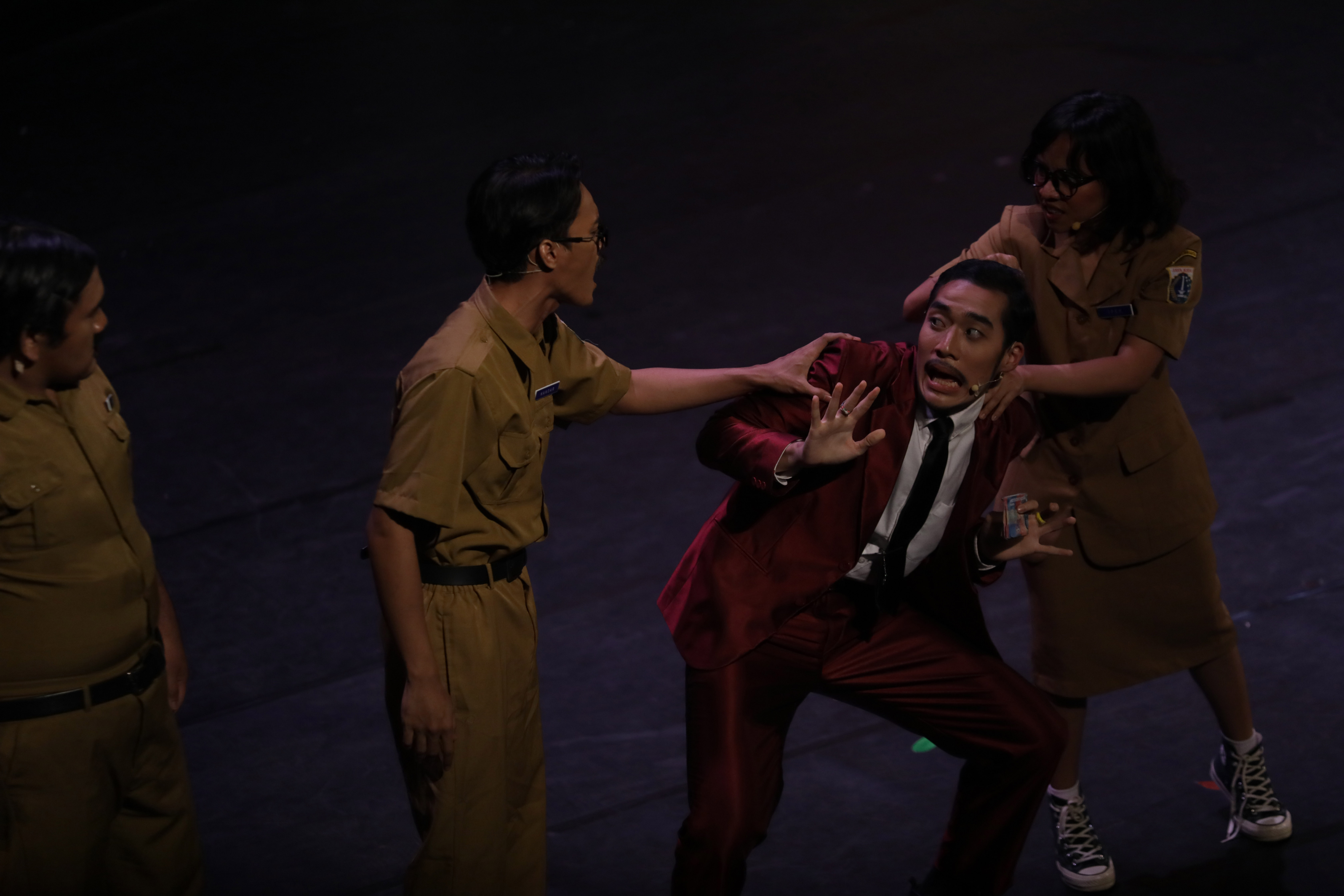 Pementasan Teater Musikal Cek Toko Sebelah