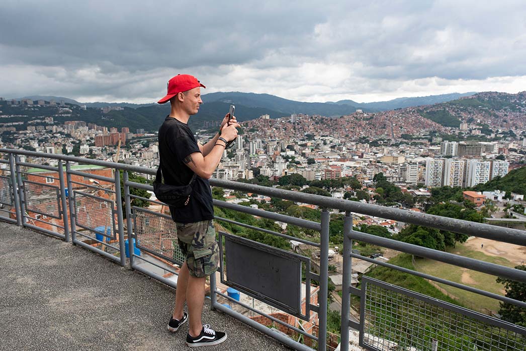 Banyak Dibatasi, Turis Rusia Berlibur ke Negara Sekutu