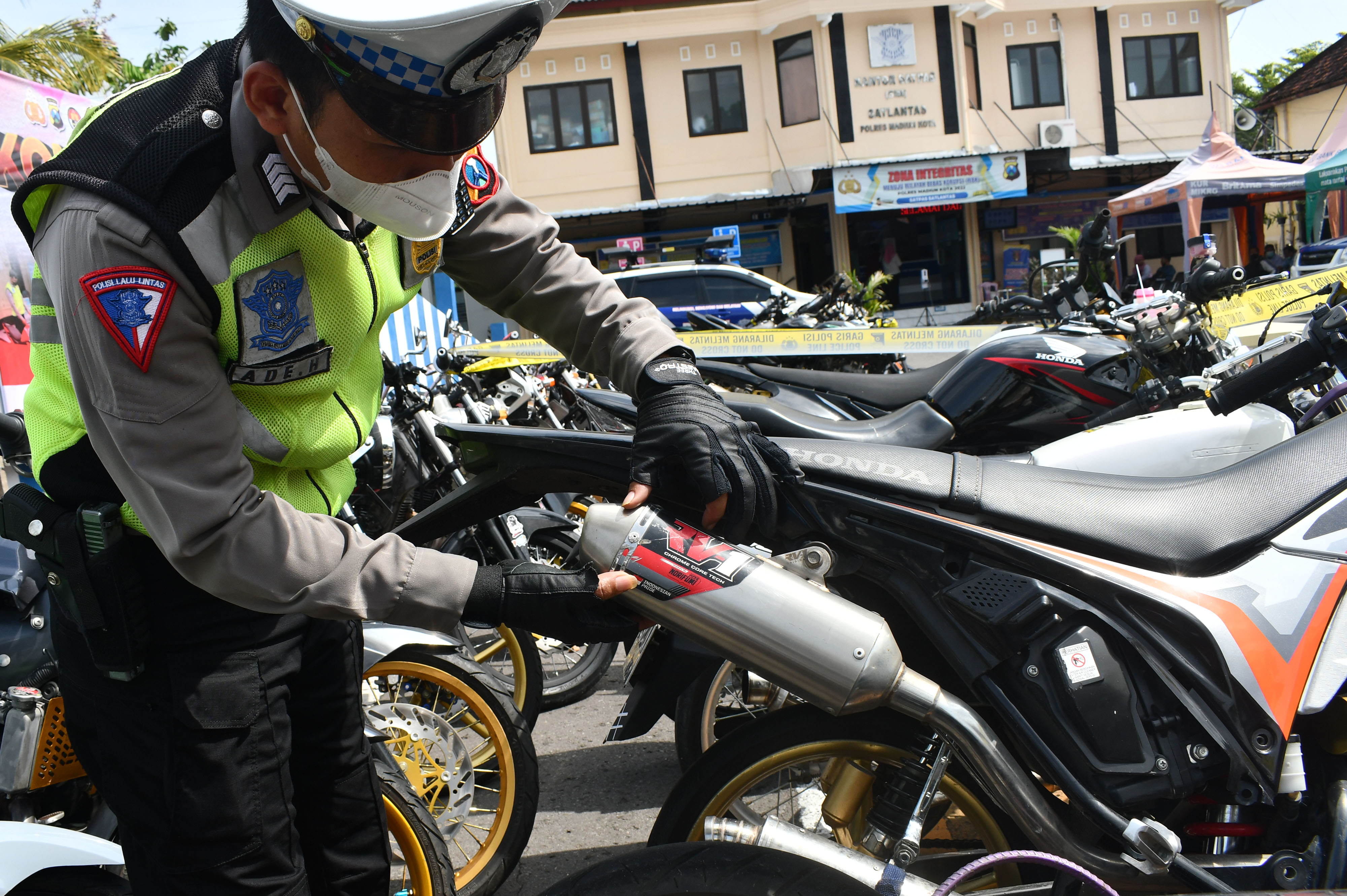 Penindakan Knalpot Bising