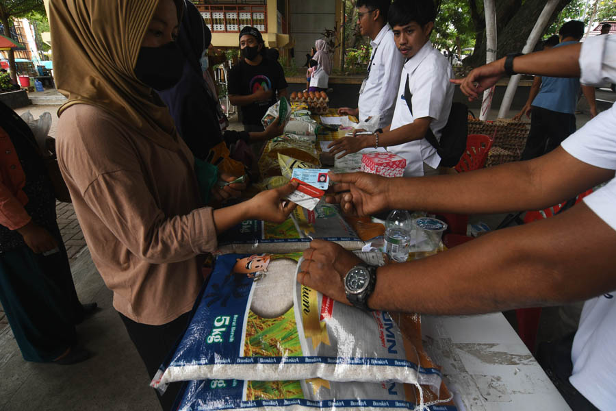 Pasar Murah Untuk Warga Kurang Mampu