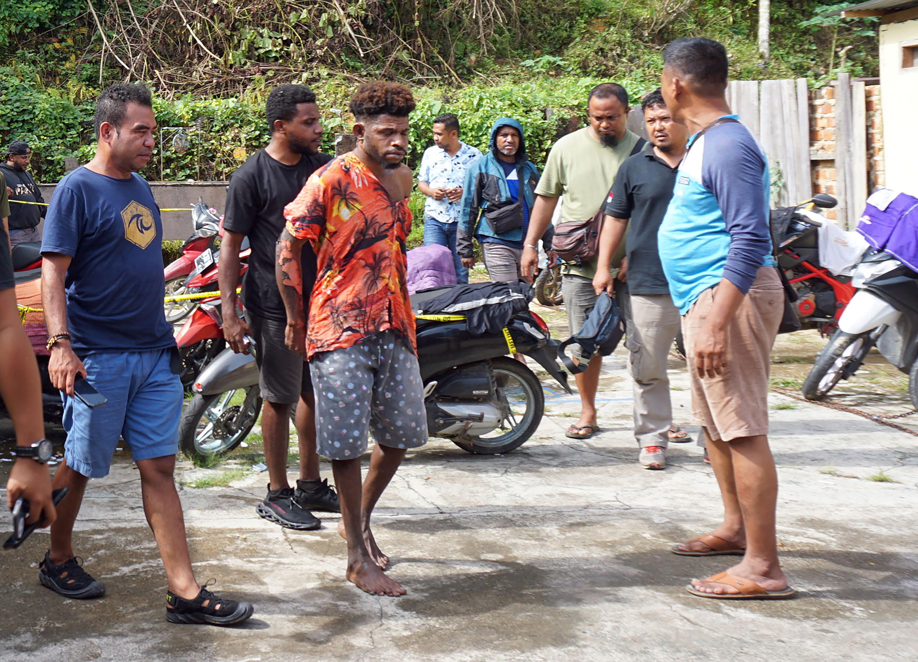 Polisi Tangkap Pelaku Pembakaran Perempuan yang Dituduh Culik Anak di Sorong 