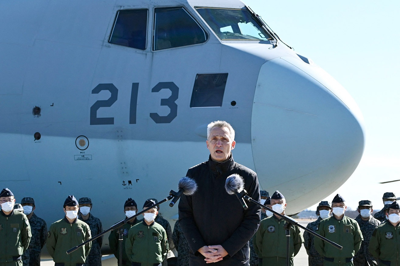 Sekjen NATO Berkunjung ke Markas Pasukan Bela Diri Jepang