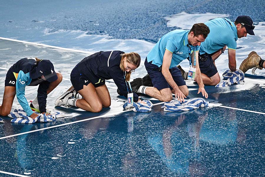 Keringkan Lapangan Karena Hujan dalam Australia Open 