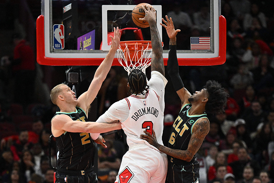 Pertandingan Babak Pertama Chicago Bulls VS Charlotte Hornets