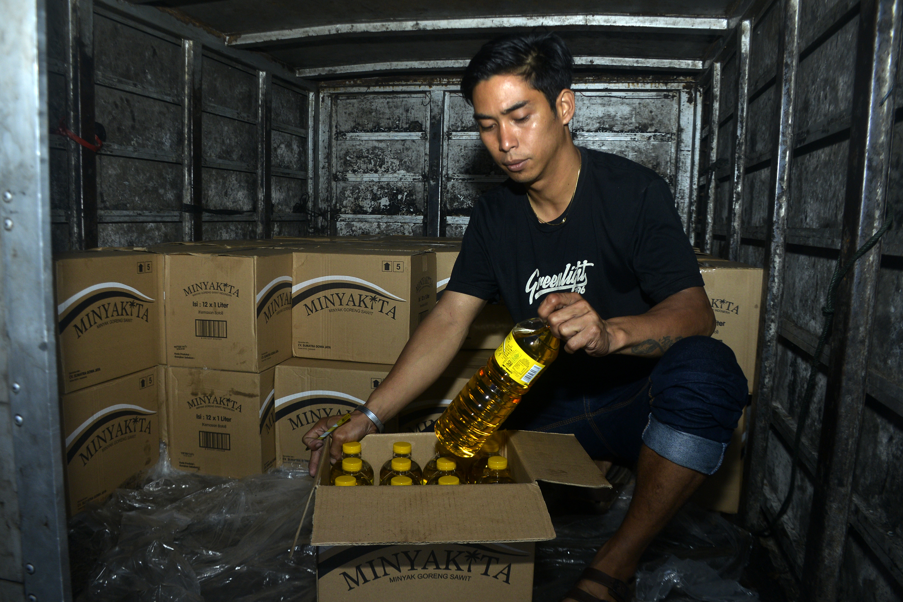 Operasi Pasar Minyak Goreng 