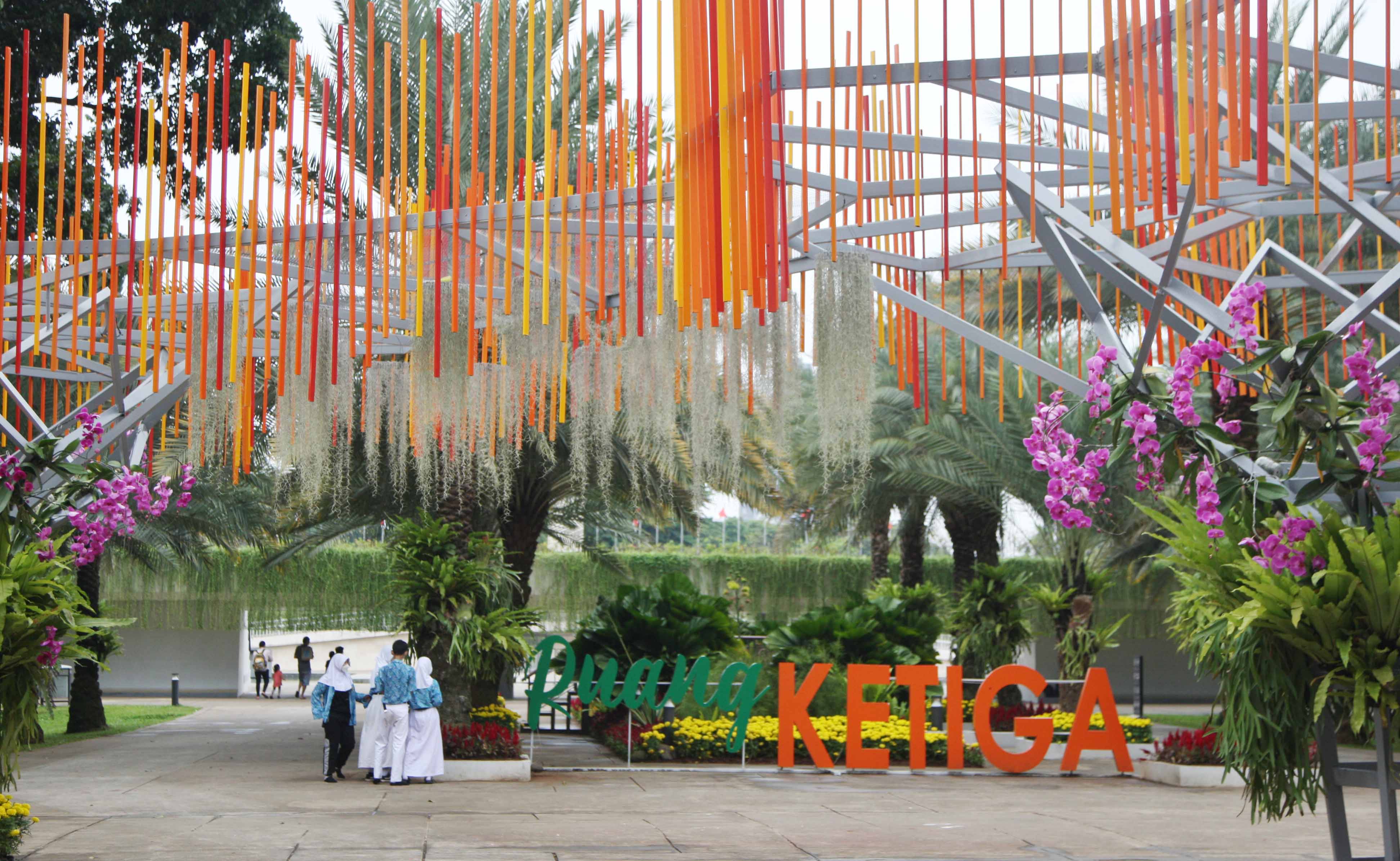 Mempercantik Taman dengan Seni Instalasi