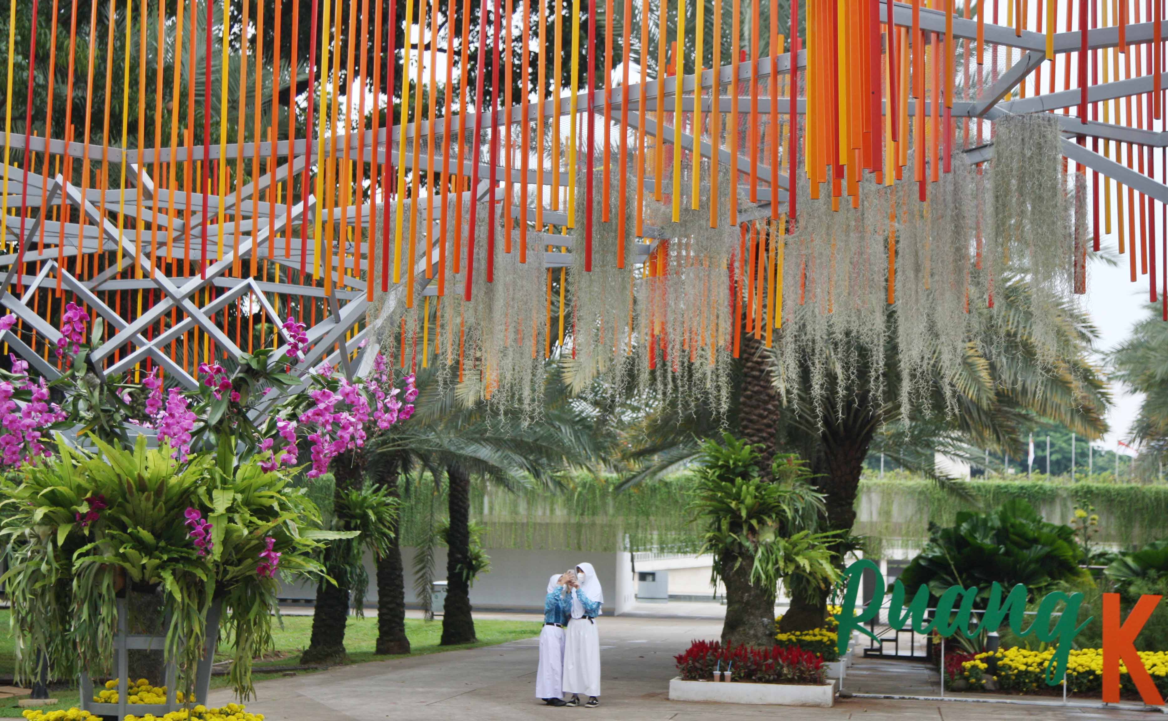 Mempercantik Taman dengan Seni Instalasi