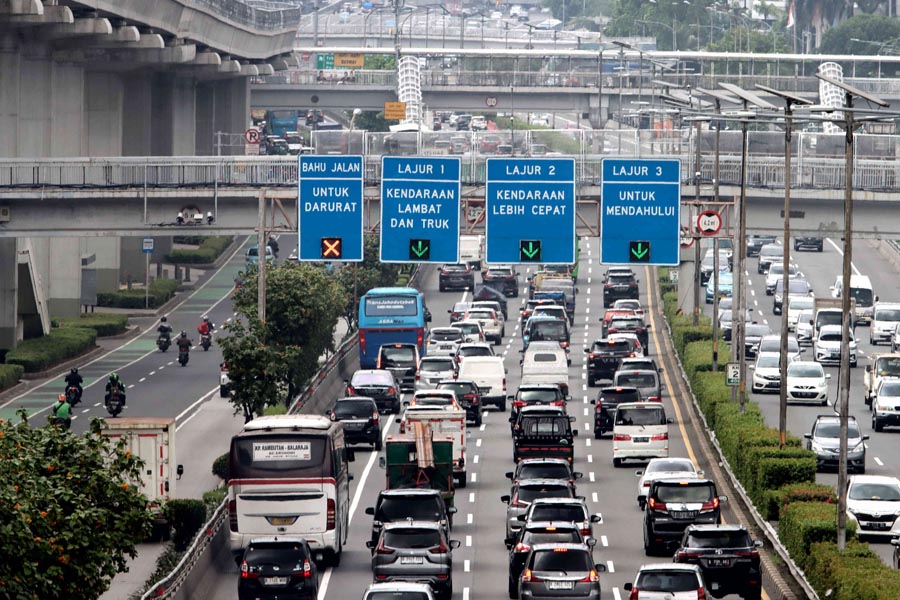 Tol Dalam Kota Padat Kendaraan