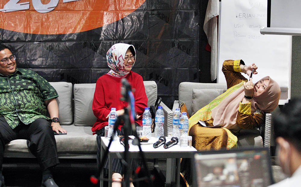 Polemik Demokrasi Menjelang Satu Tahun Pemilu 2024