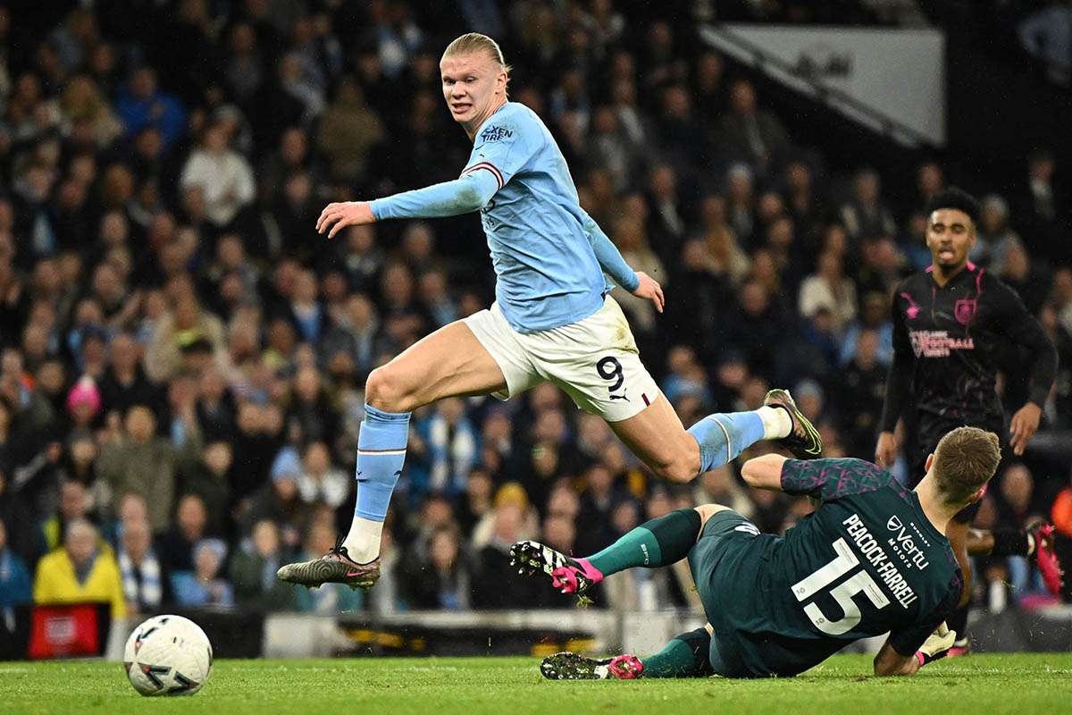 Manchester City ke Semifinal Piala FA Setelah Bantai Burnley 6-0