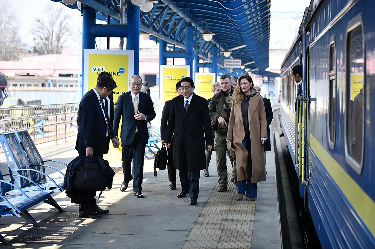 PM Jepang Lakukan Kunjungan Mendadak ke Ukraina