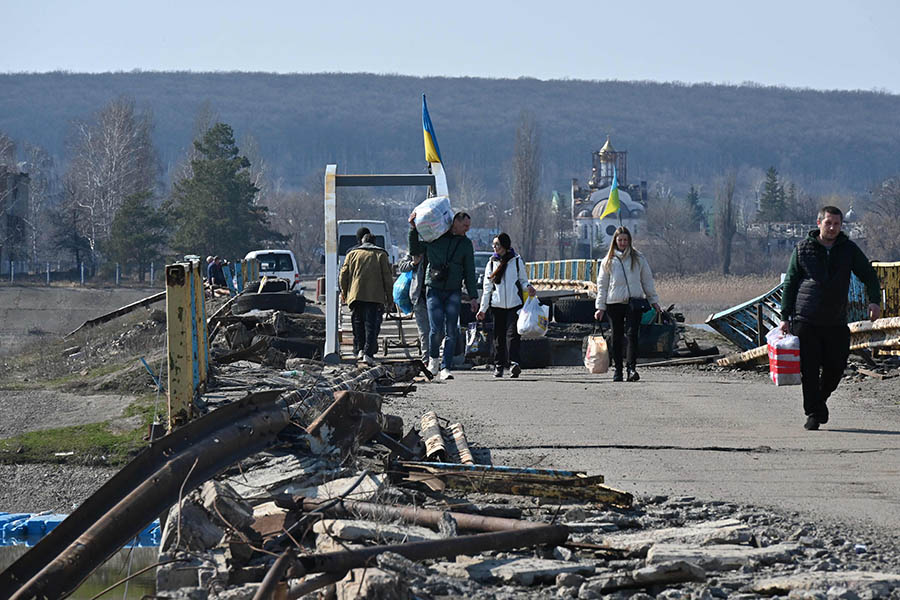 Menyeberangi Sungai Siverskyi Donets 
