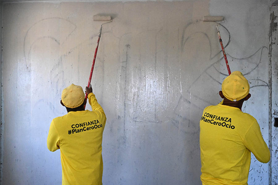 Menghapus Grafiti Geng Mara Salvatrucha 