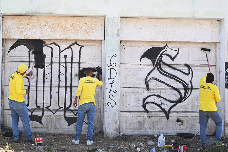 Menghapus Grafiti Geng Mara Salvatrucha 