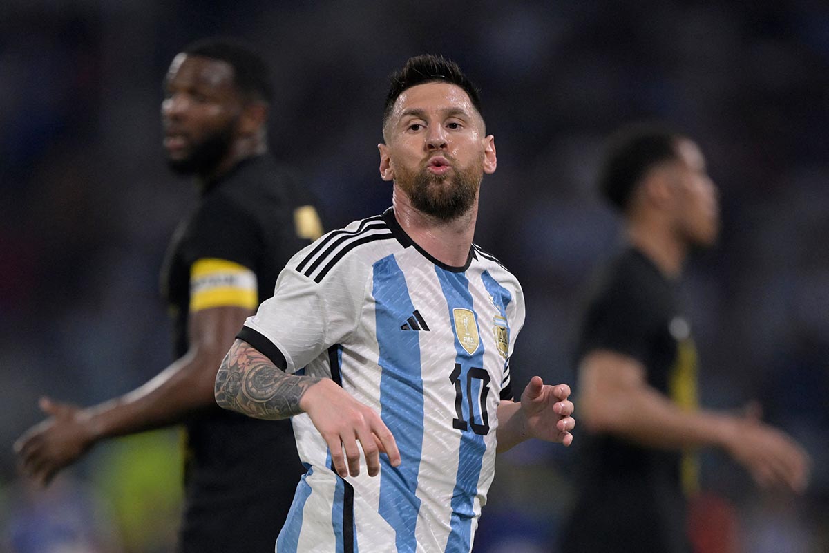 Lionel Messi Cetak Hattrick dan Tembus 102 Gol