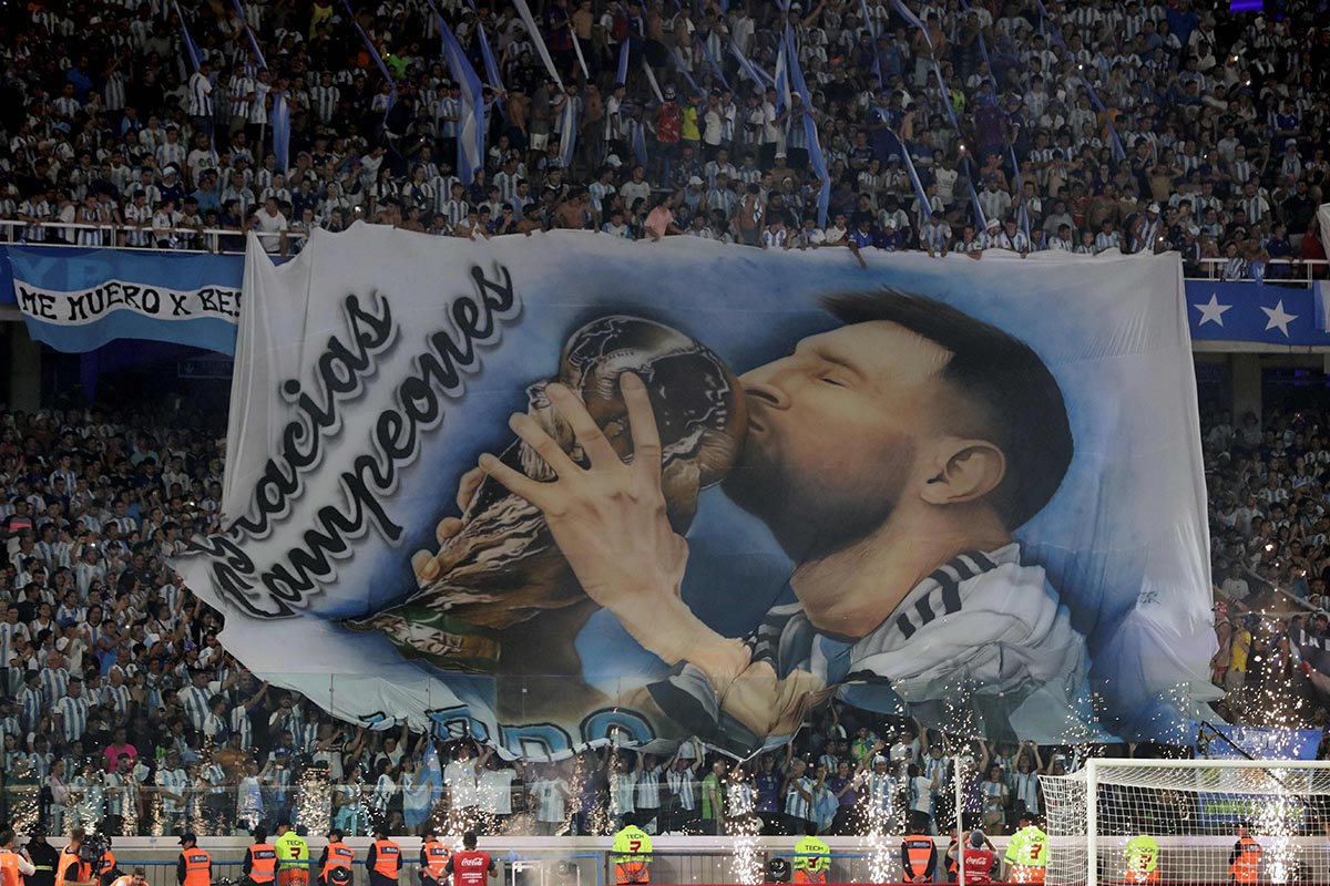 Lionel Messi Cetak Hattrick dan Tembus 102 Gol