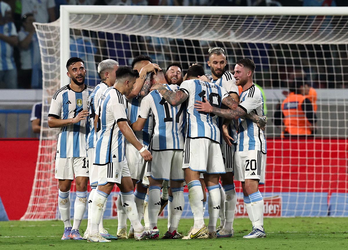 Lionel Messi Cetak Hattrick dan Tembus 102 Gol