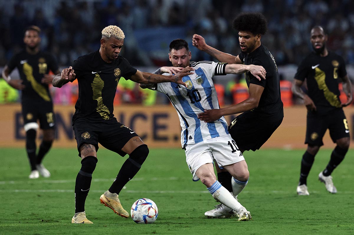 Lionel Messi Cetak Hattrick dan Tembus 102 Gol