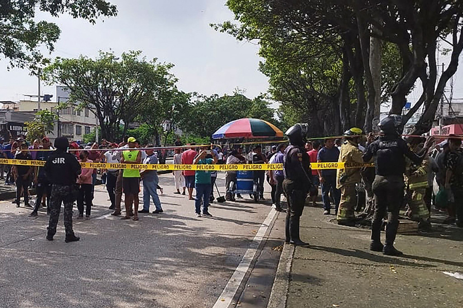 Seorang Pria Dengan Bahan Peledak Ditubuhnya