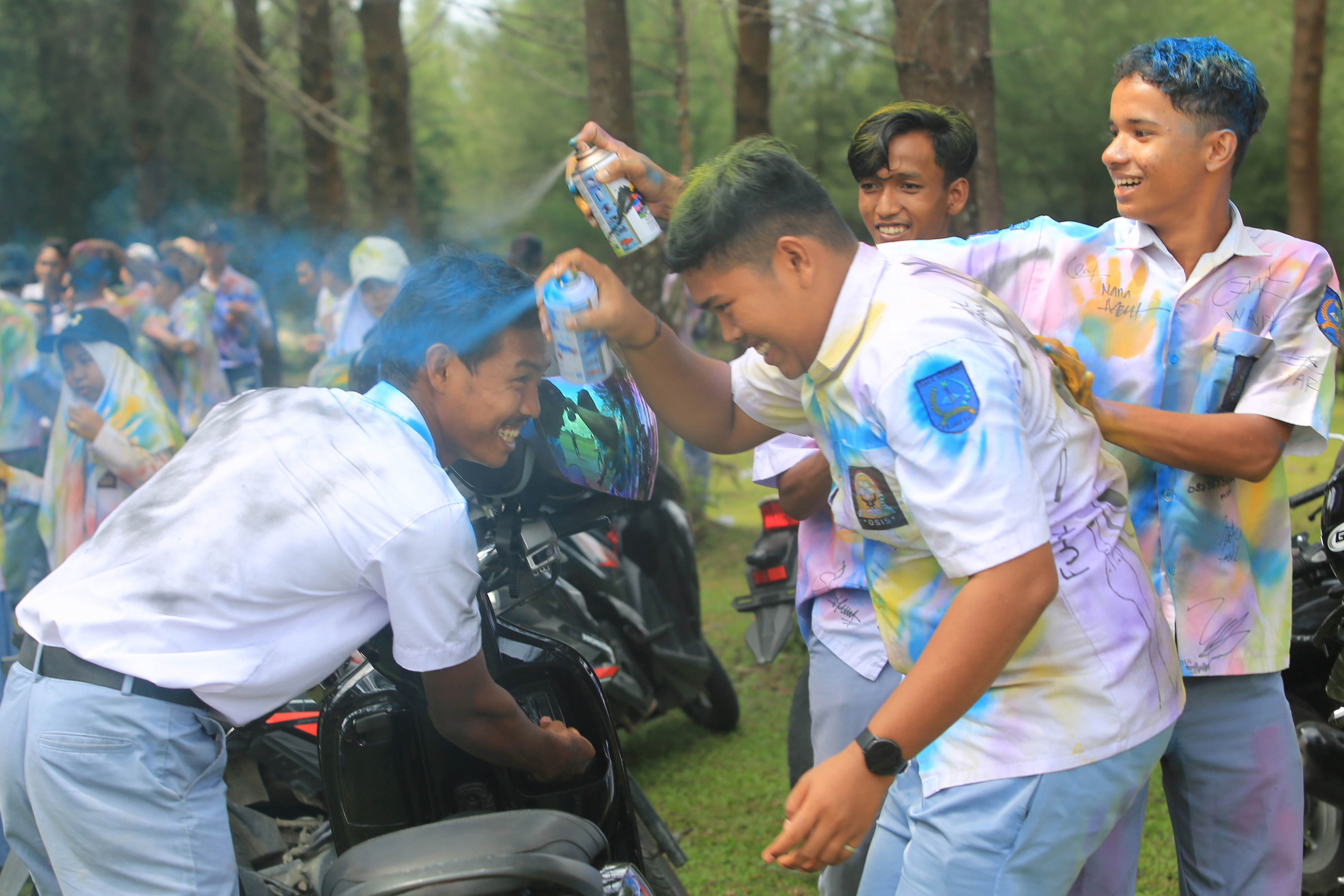 Aksi Coret Baju Sekolah 