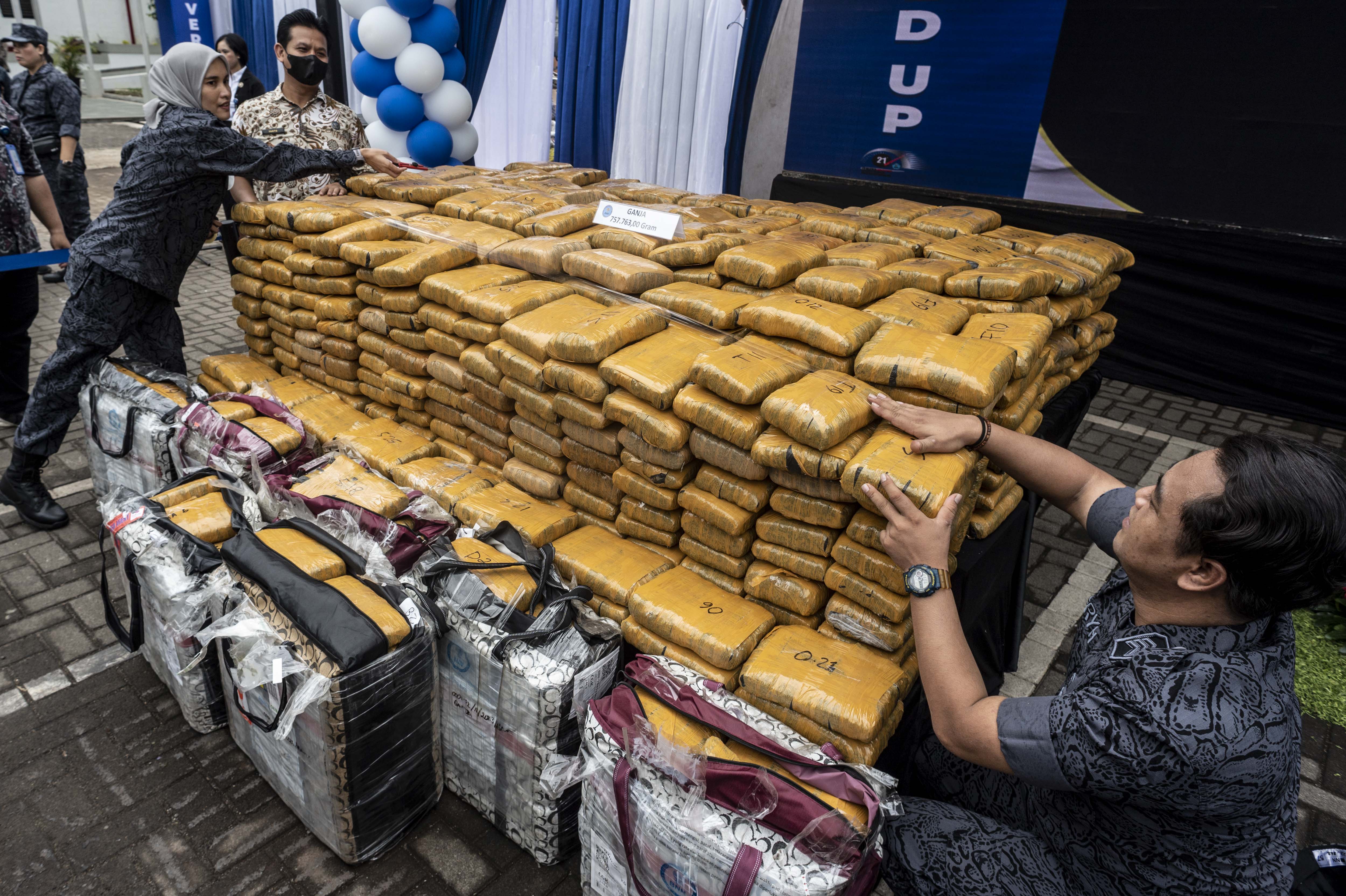 BNN Musnahkan 1.1 Ton Narkotika